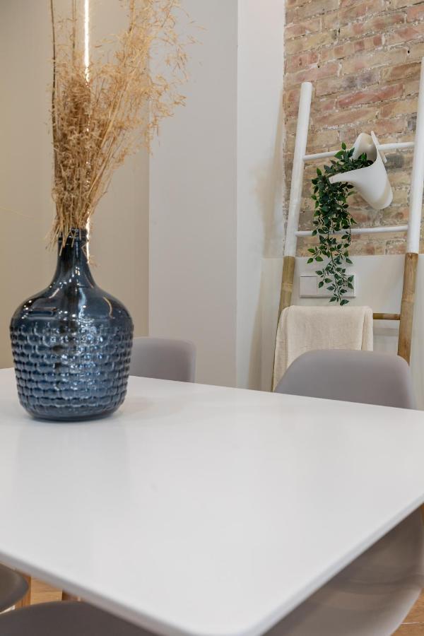 Apartamento Acogedor Centrico Mj Valencia Exterior photo